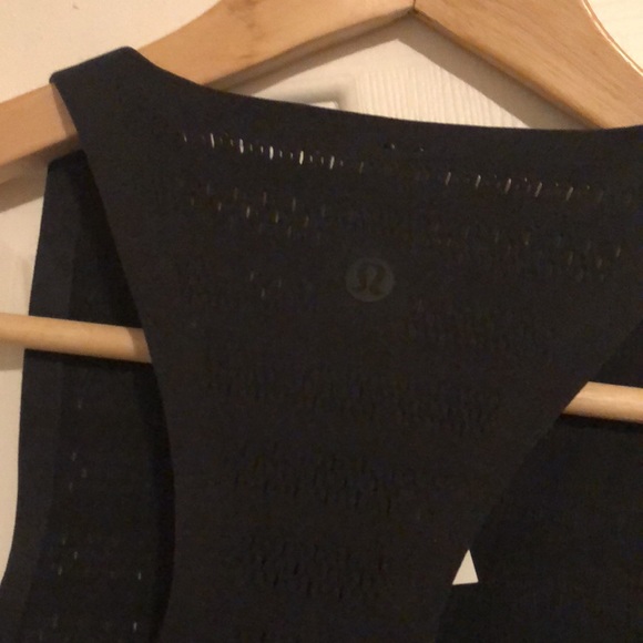 Lululemon black tank top size 6 NWT - Picture 5 of 7